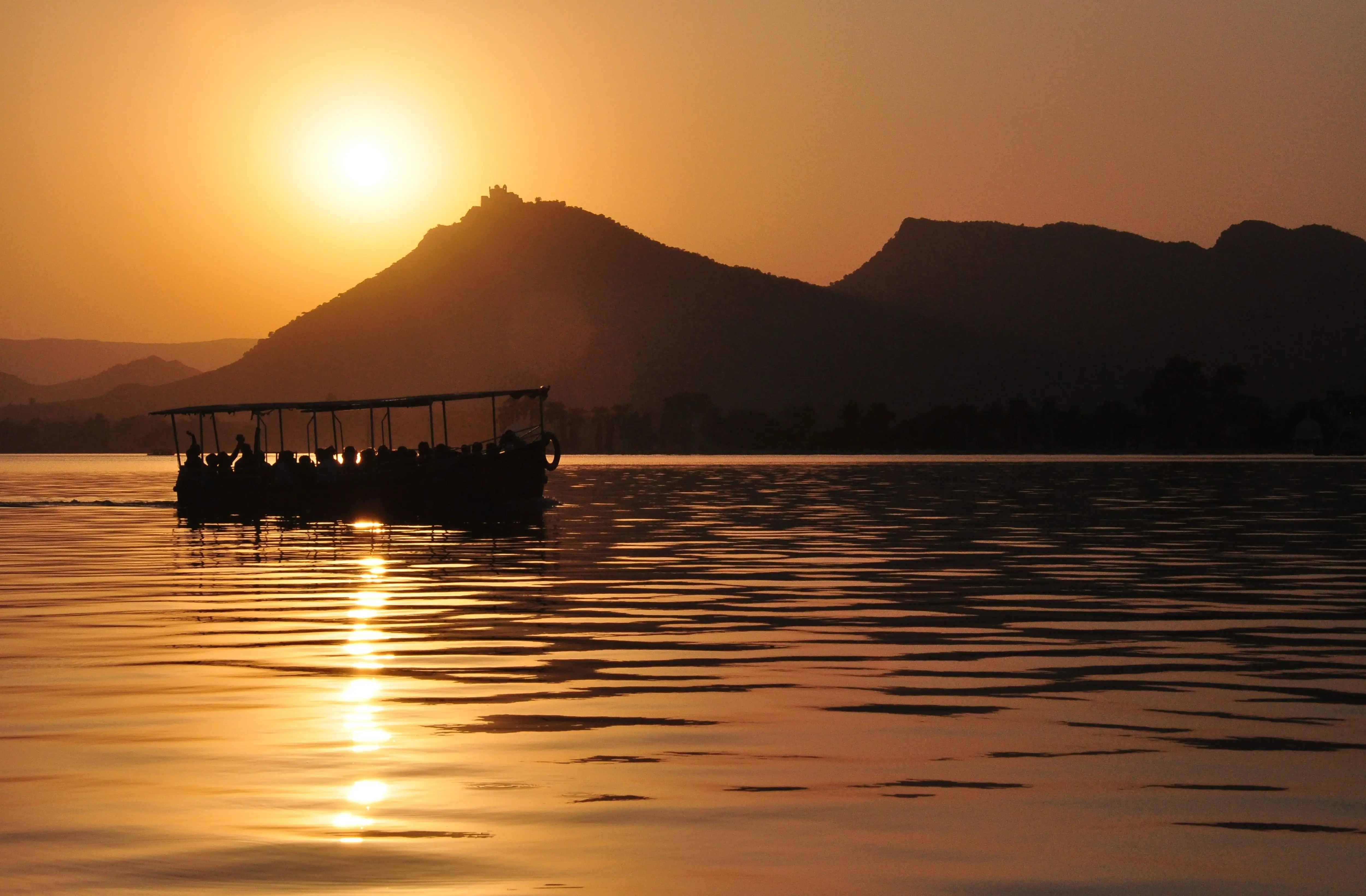 SOS Party Offsite sightseeing Lakes and Palaces Fateh Sagar Lake